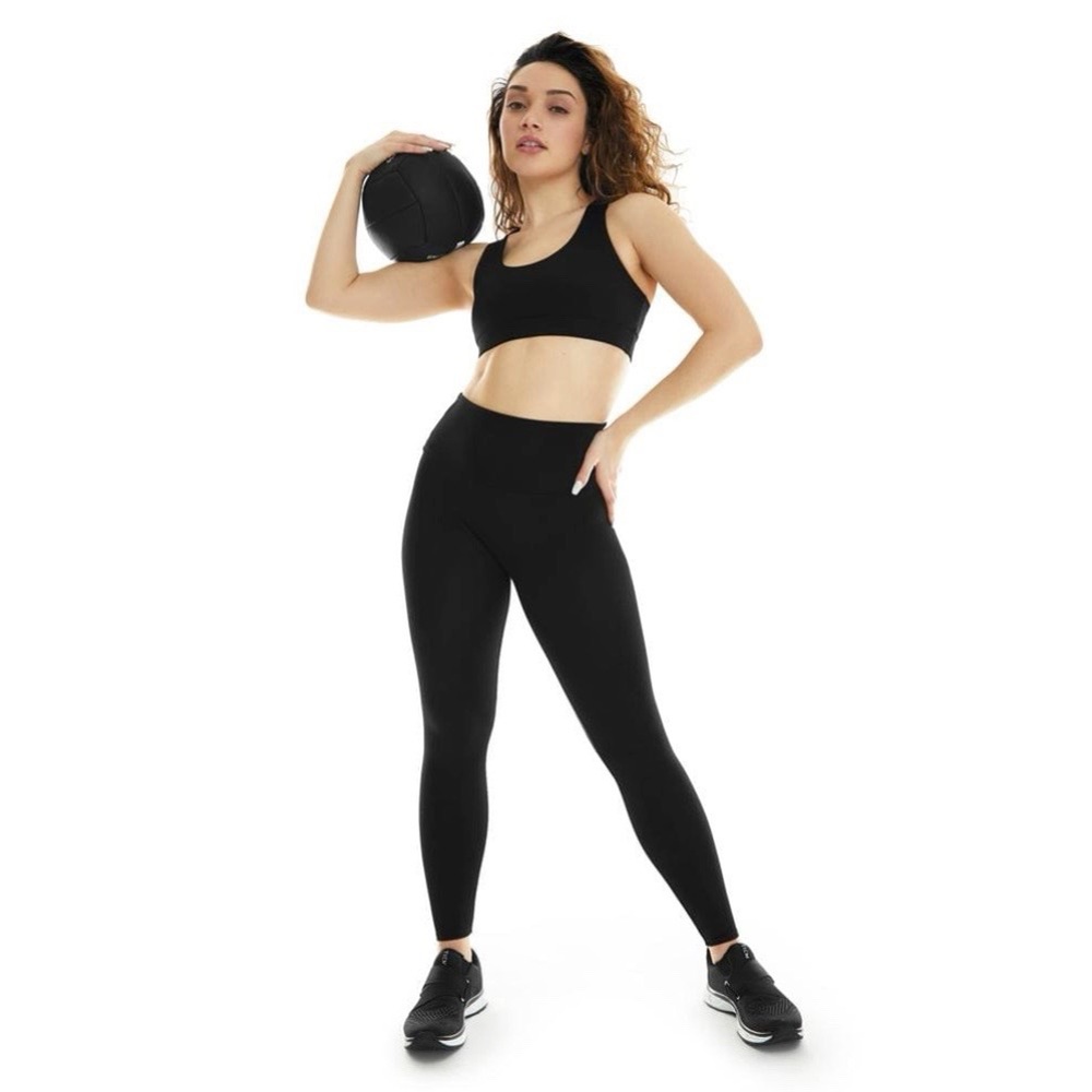 K-DEER 7/8 Sneaker Length Legging in Black